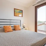 Mariposa - 500m From The Villa *