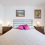 Villa Mariposa - 500m From The